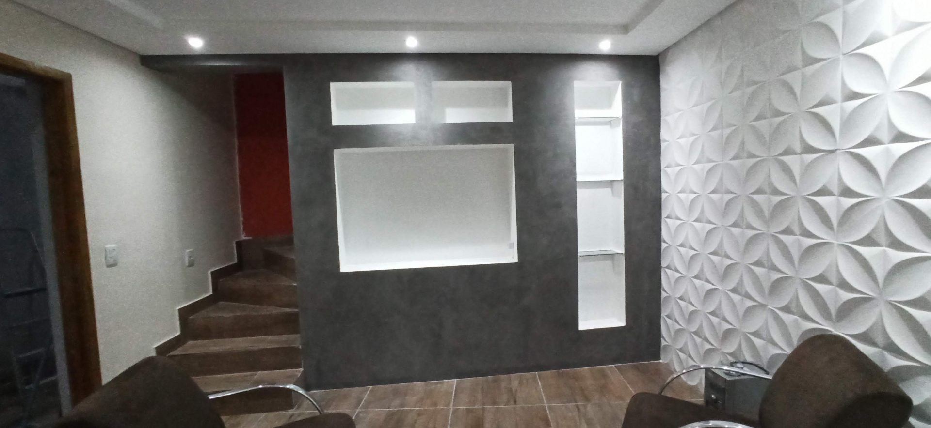 Divisória de drywall com nichos